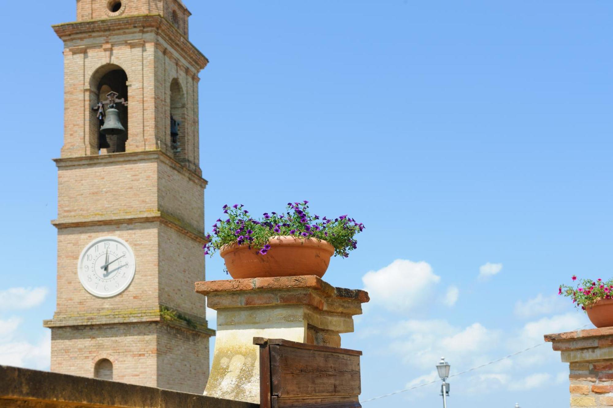 Albergo Diffuso Borgo Montemaggiore Montemaggiore al Metauro ภายนอก รูปภาพ